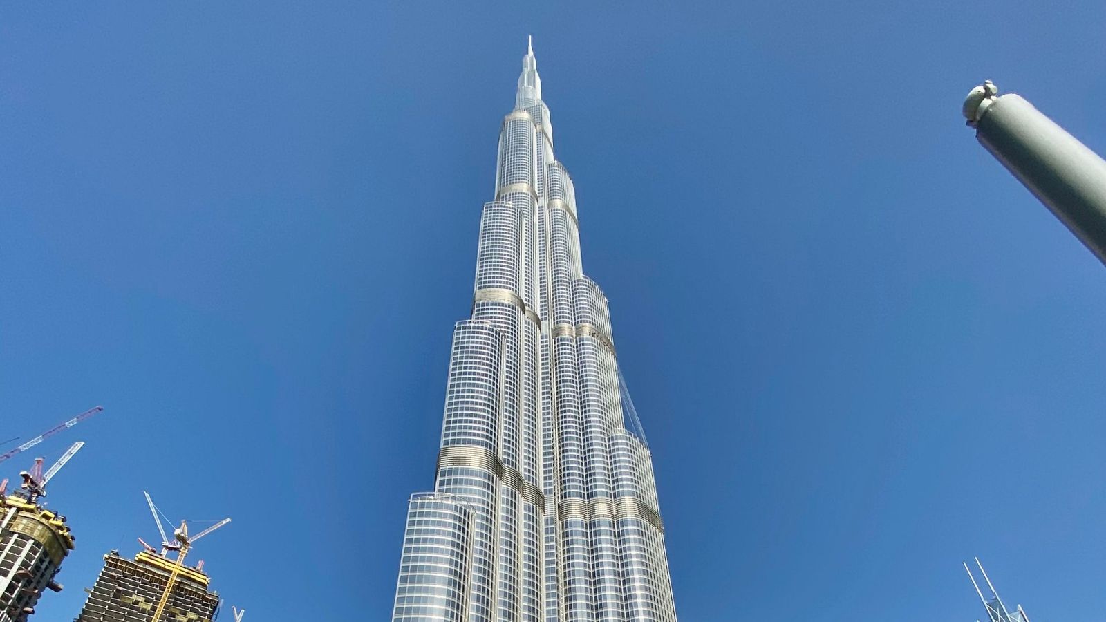 Burj Khalifa aşağıdan görünüm